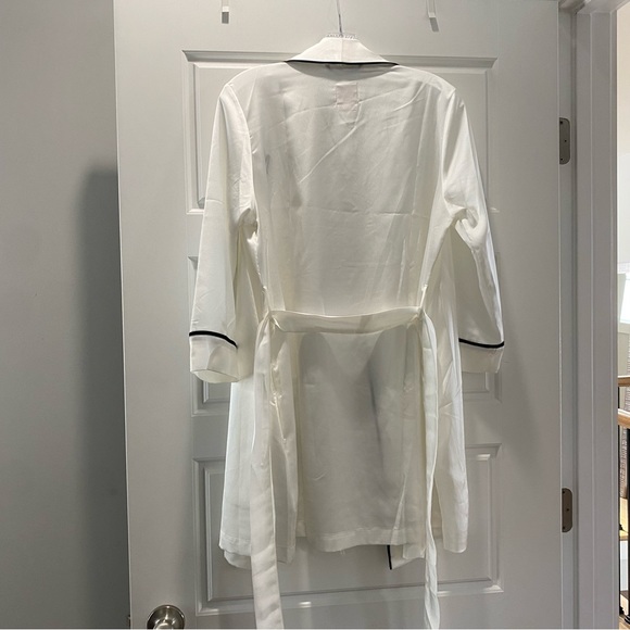 Kate Spade Robe - Picture 2 of 5
